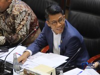 Ketua Komisi XI DPR RI, Mukhamad Misbakhun saat memimpin Uji Kelayakan atau Fit and Proper Test calon Gubernur Bank Indonesia (BI) di Gedung DPR/MPR RI, Jakarta, Rabu (26/8/2026). (CNBC Indonesia/Faisal Rahman)