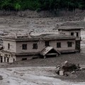 Lumpur menutupi sebuah properti setelah banjir bandang di Trishuli, Distrik Nuwakot, Nepal, pada 26 Agustus 2026. (REUTERS/Navesh Chitrakar)