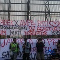 Masaa yang tergabung dalam Aliansi Masyarakat Pati Bersatu (AMPB) bersama elemen masyarakat lainnya yang akan terjun untuk menyampaikan aspirasi dalam aksi Demo pada (27/8) di Kompleks Parlemen, Senayan, Jakarta, mulai berdatangan, Rabu (26/8/2026).(