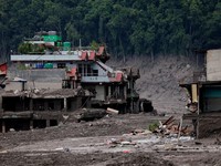 Rumah-rumah yang rusak akibat banjir bandang di Trishuli, Distrik Nuwakot, Nepal, pada 26 Agustus 2026. (REUTERS/Navesh Chitrakar)