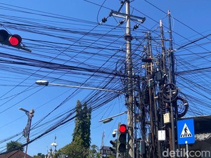 15 Tiang Provider Internet Berdiri di 1 Titik di Karangasem