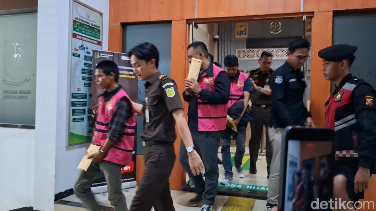 Kejari Purwakarta Tahan 3 Tersangka Kasus Dugaan Korupsi Kredit Rp 3,4 Miliar