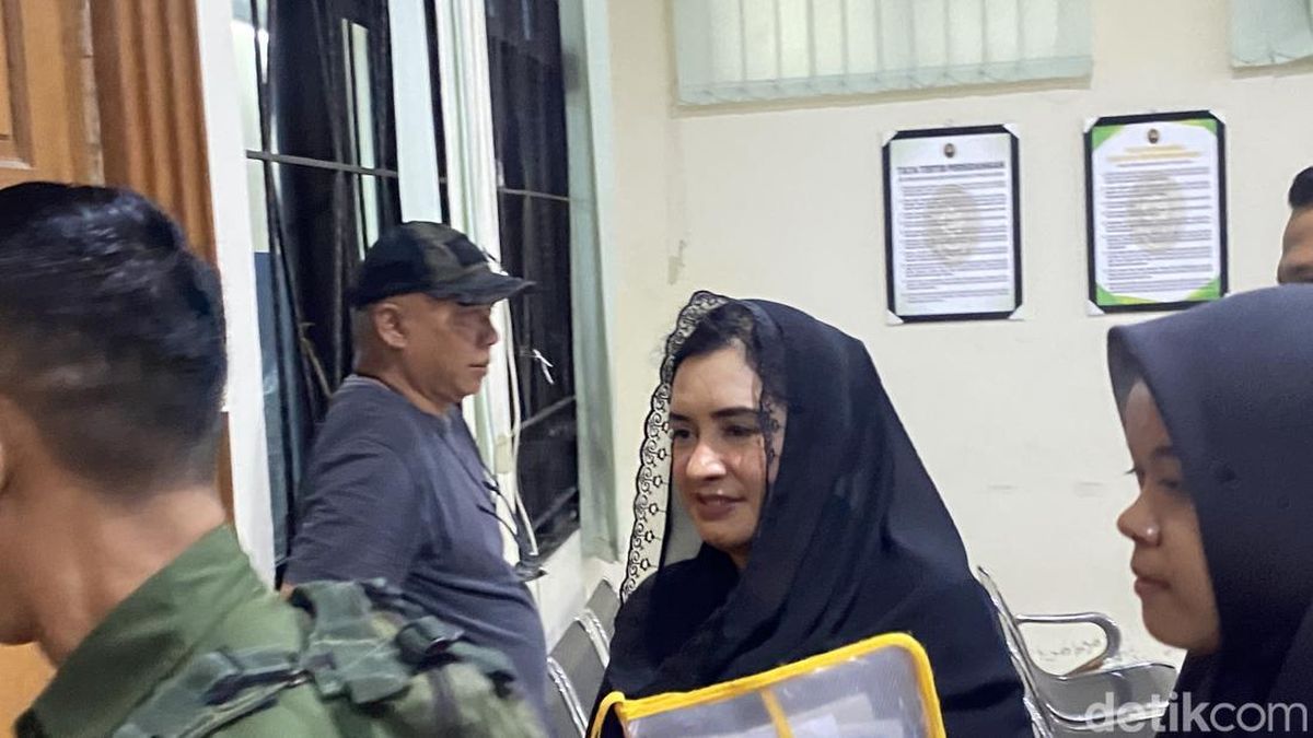 Saksi Ngaku Digaji Rp 5 Juta untuk Dipasang Jadi Direktur Perusahaan Fadia