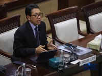 Calon Deputi Gubernur Bank Indonesia (BI), Anwar Bashori saat menjalani Uji Kelayakan atau Fit and Proper Test di Gedung DPR/MPR RI, Jakarta, Kamis (27/8/2026). (CNBC Indonesia/Faisal Rahman)