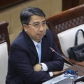 Calon Deputi Gubernur Bank Indonesia (BI), Solikin M. Juhro saat menjalani Uji Kelayakan atau Fit and Proper Test di Gedung DPR/MPR RI, Jakarta, Kamis (27/8/2026). (CNBC Indonesia/Faisal Rahman)