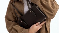 Tak Mau Bawa Tas Besar Setiap Hari? Ini Review Boston Shoulder Bag Christy Ng