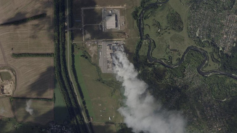 Drone jarak jauh Ukraina dilaporkan menghantam gudang milik Wildberries, peritel daring terbesar di Rusia, untuk kedua kalinya dalam waktu lebih dari sebulan, Kamis (27/8/2026). (via REUTERS/2026 PLANET LABS PBC)