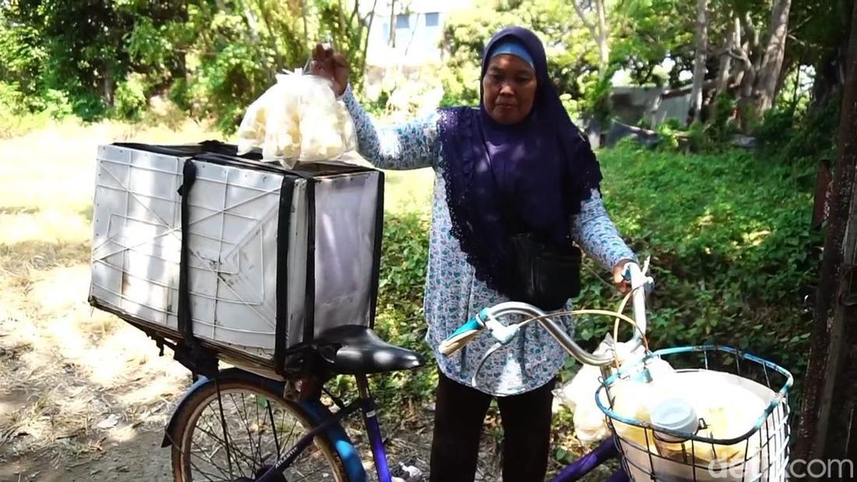 Penjual Kerupuk di Probolinggo Tak Lagi Terima Bansos gegara Desil Naik