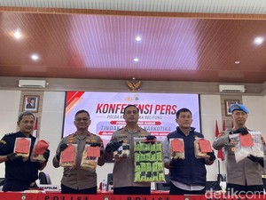 Polisi Bongkar Penyelundupan Sabu 16,4 Kg di Pangkalpinang
