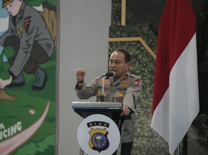 Atasi Karhutla, Kapolda Riau Minta Perusahaan Jadi First Responder