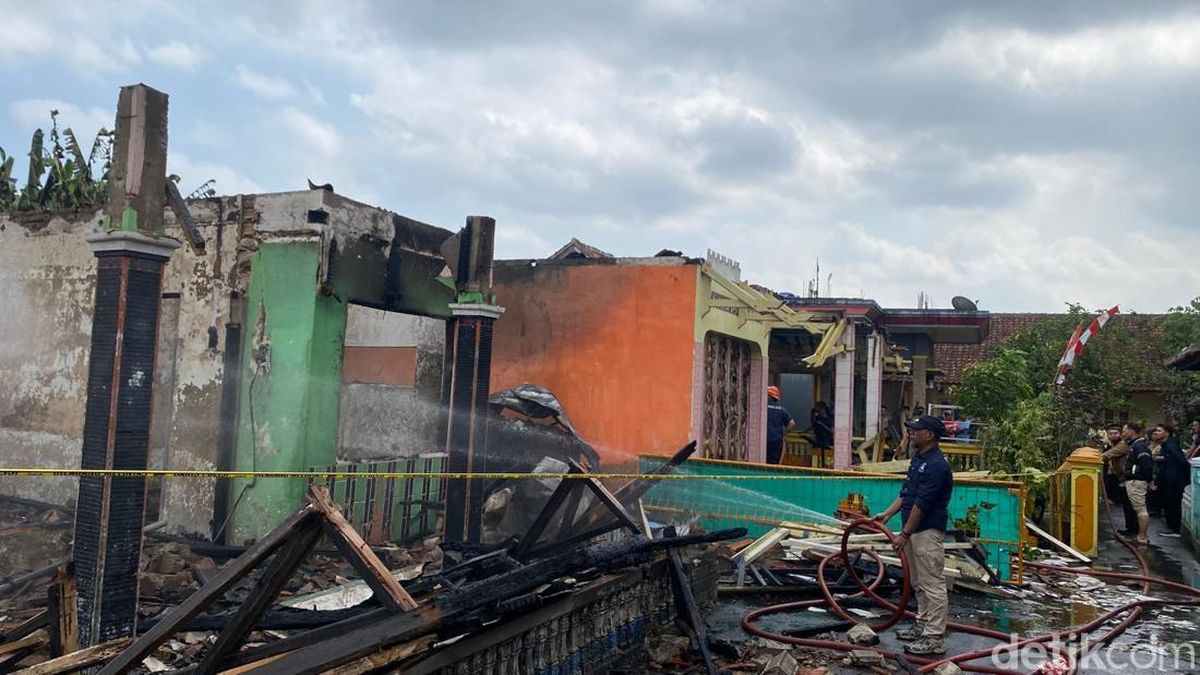 Korsleting Listrik Hanguskan Dua Rumah di Kampung Rahayu Tasikmalaya