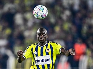 Ribut-ribut Lyon Vs Fenerbahce, NGolo Kante Cuek