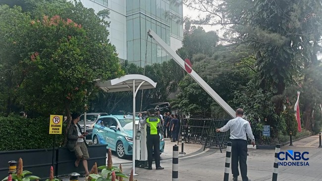 Update Kondisi Hotel-Mal di Kawasan Senayan Sore Ini Efek Ada Demo DPR