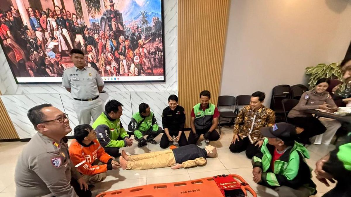 Puluhan Ojol di Mojokerto Dilatih Pertolongan Pertama Gawat Darurat