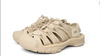 Sandal Gunung Tapi Tetap Stylish? Ini Bedanya dari Sandal Outdoor Biasa 