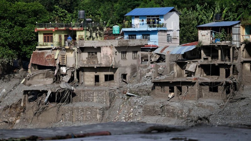 Rumah-rumah yang rusak akibat banjir dahsyat di Trishuli, Distrik Nuwakot, Nepal, pada 27 Agustus 2026.