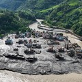 Tampilan dari drone memperlihatkan lumpur yang menutupi bangunan dan properti setelah banjir dahsyat di Trishuli, distrik Nuwakot, Nepal, pada 27 Agustus 2026. (REUTERS/Navesh Chitrakar)