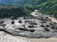 Tampilan dari drone memperlihatkan lumpur yang menutupi bangunan dan properti setelah banjir dahsyat di Trishuli, distrik Nuwakot, Nepal, pada 27 Agustus 2026. (REUTERS/Navesh Chitrakar)