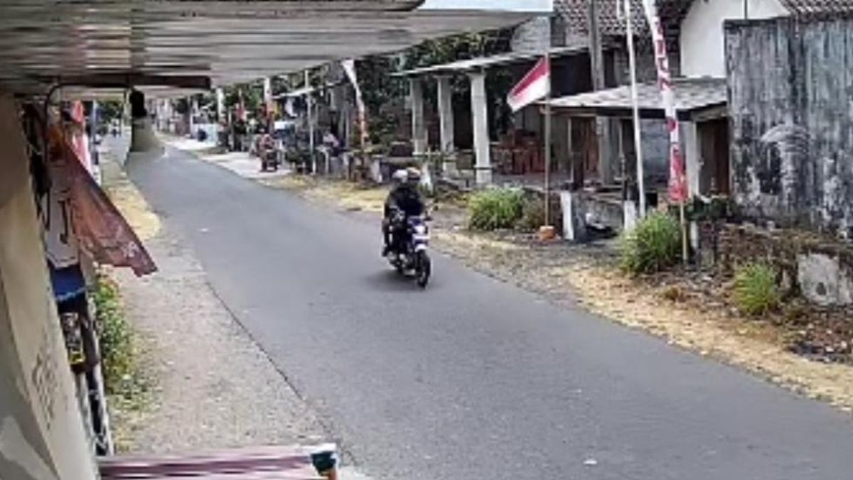 Jambret Rampas Kalung Emak-emak Siang Bolong di Nganjuk