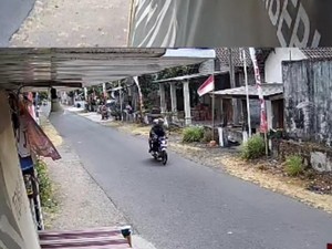 Jambret Rampas Kalung Emak-emak Siang Bolong di Nganjuk