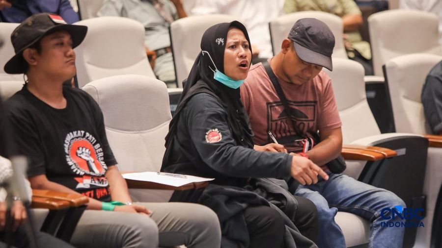 Wakil Ketua DPR RI Sufmi Dasco Ahmad, Cucun Ahmad Syamsurijal, dan Saan Mustopa menerima perwakilan Aliansi Masyarakat Pati Bersatu (AMPB) di Ruang Abdul Muis, Gedung Nusantara, Kompleks Parlemen Senayan, Jakarta, Kamis (27/8/2026). (CNBC Indonesia/F