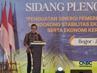 Wakil Menteri Dalam Negeri (Wamendagri) Bima Arya di Sidang Pleno Ikatan Sarjana Ekonomi Indonesia (ISEI), Kamis (27/8/2026). (CNBC Indonesia/Chandra Dwi Pranata)