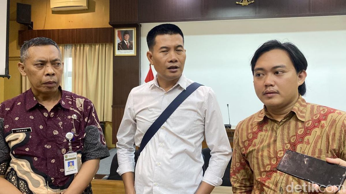 Warga Sambeng Geruduk DLHK Jateng, Pertanyakan Izin Tambang di Sungai Progo