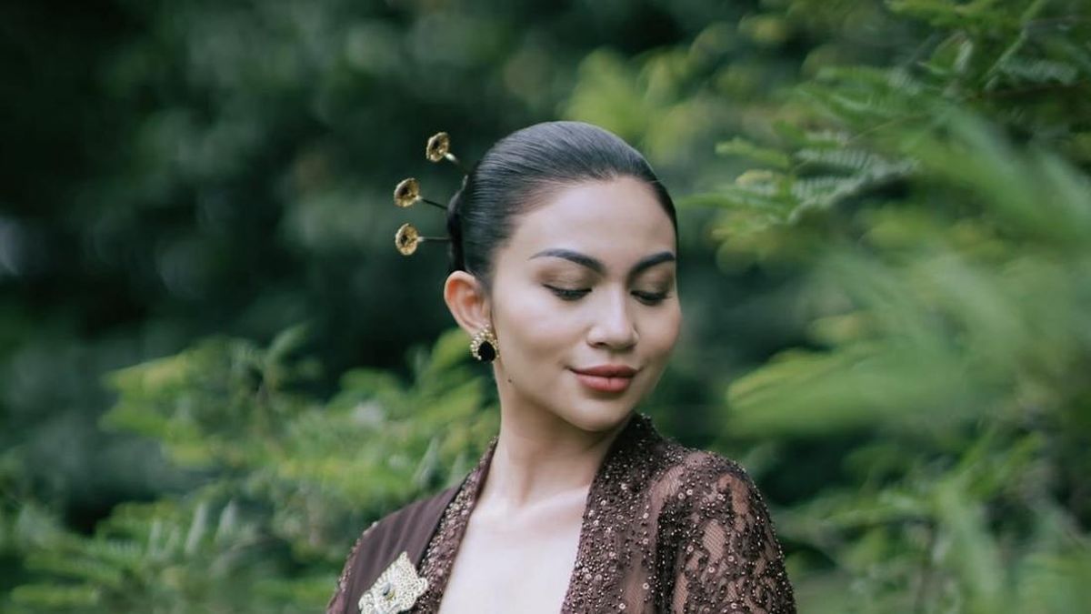 Jago Baking! Ariel Tatum Bikin Kue Ultah Sendiri hingga Lemon Posset