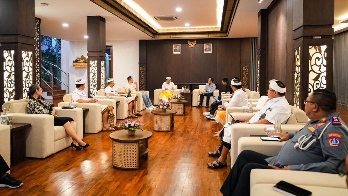 Adi Arnawa Jajaki Pinjaman Tahap Dua PT SMI untuk Bangun Infrastruktur