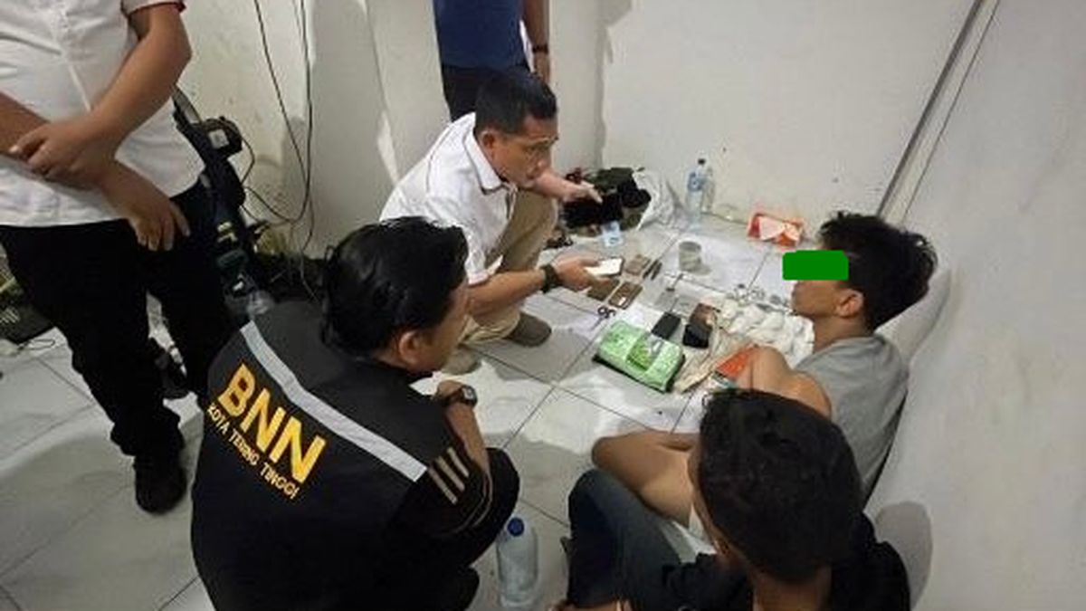 BNN Temukan 1 Kg Sabu saat Gerebek Kamar Kos di Tebing Tinggi, 2 Pria Ditangkap