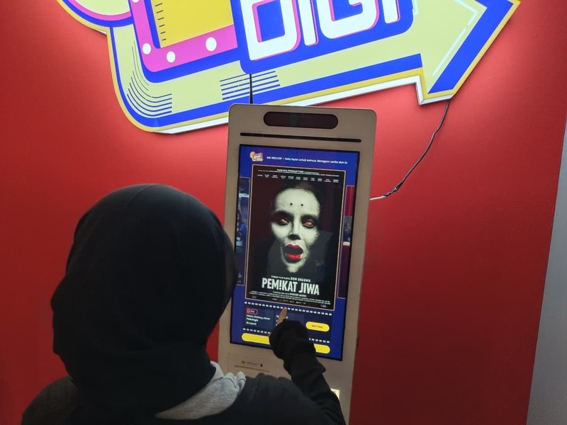 Melihat langsung bioskop viral di tengah pasar, Jaksinema Pasar Rumput, Jakarta Selatan, Jumat (28/8/2026). (CNBC Indonesia/Martyasari RIzky)