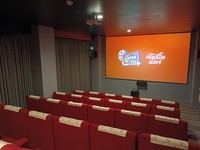 Mengintip Langsung ke Dalam Jaksinema-Bioskop Mini di Jakarta