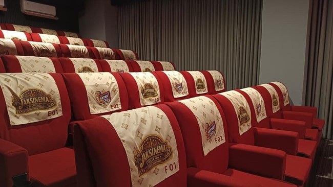 Bioskop Mini "Nyempil" di Tengah Pasar-Tiket Rp15.000, Ini Lokasinya