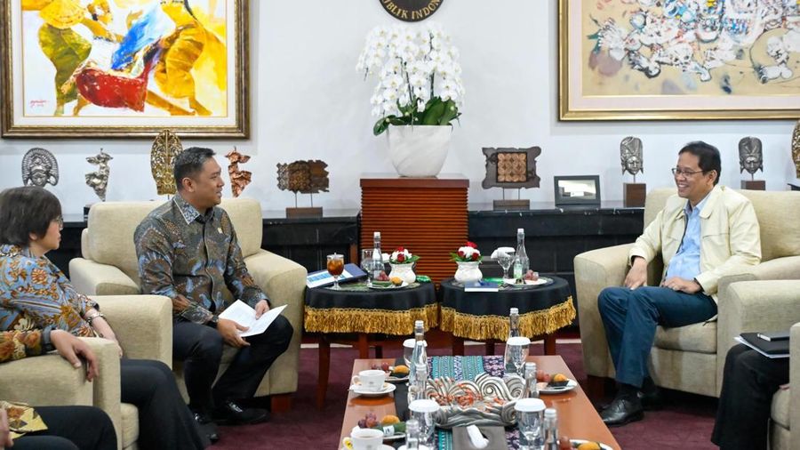 Menteri Keuangan (Menkeu) Purbaya Yudhi Sadewa menerima Kepala Badan Gizi Nasional Sudaryono bersama timnya datang untuk menyampaikan laporan terkait pelaksanaan program Makan Bergizi Gratis (MBG) yang saat ini sedang dalam proses perbaikan tata kelo