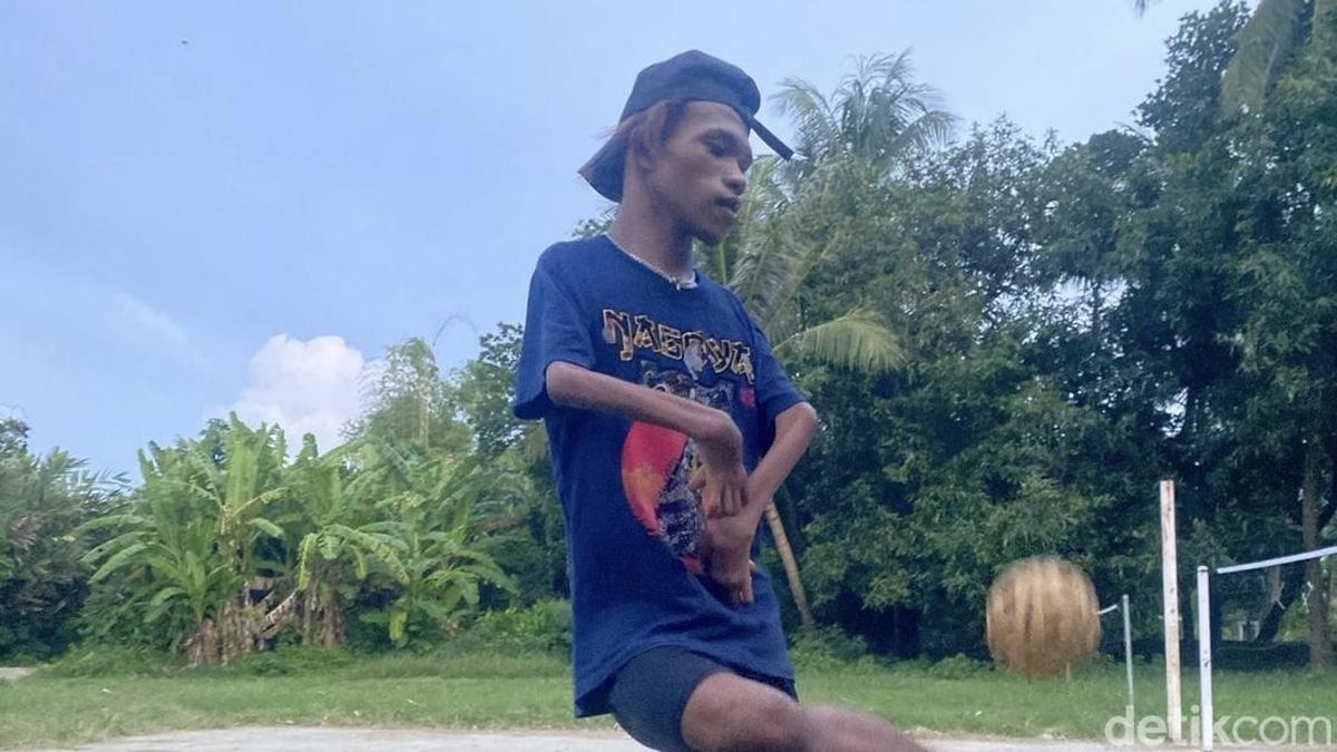 Kisah Ridwan, Disabilitas Bawean Gabung Timnas Takraw Tanding ke Thailand
