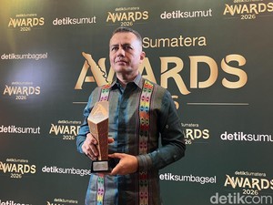 Sabet detikSumatera Awards, Ijeck Tegaskan Komitmen Dorong Infrastruktur Sumut