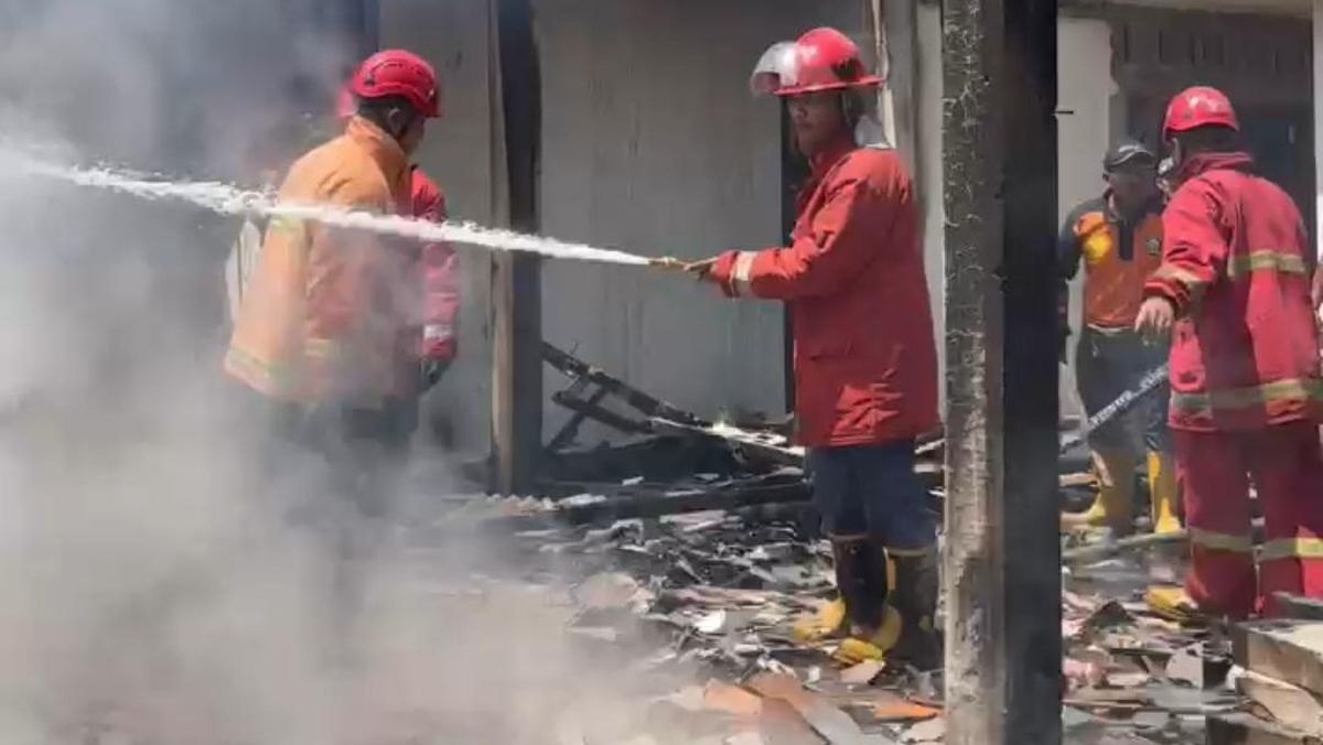 Gegara Bakar Sampah, Rumah dan 3 Kambing di Banyumas Hangus Dilalap Api