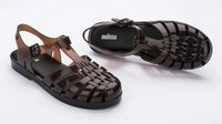 Melissa Possession AD Brown, Sandal Klasik Tapi Tetap Stylish