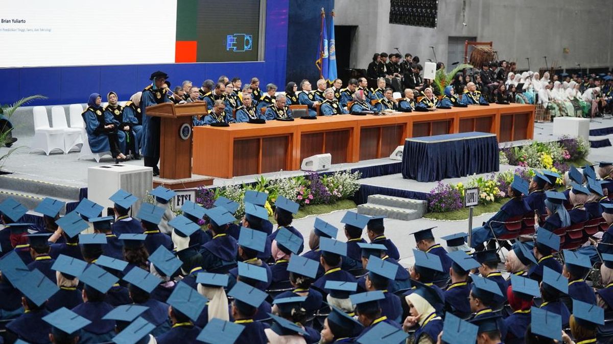Ribuan Wisudawan ITB Didorong Berkontribusi Nyata bagi Masyarakat