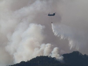 Visibilitas Turun, Helikopter Water Bombing Sulit Beroperasi Padamkan Api