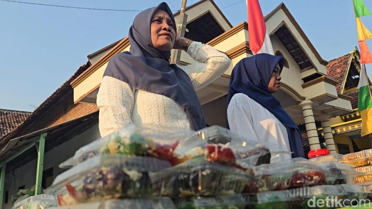 Mimpi Ibu PKK di Lamongan Gerakkan Ekonomi dari Jajanan Serba Rp 5 Ribu