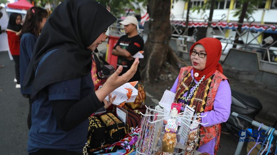 Lembaga Penjamin Simpanan atau LPS ramaikan kegiatan Bazar UMKM melalui booth edukasi bagi pelaku UMKM dan masyarakat di Bandar Lampung, Sabtu (29/8/2026).. (CNBC Indonesia/Muhammad Sabki)
