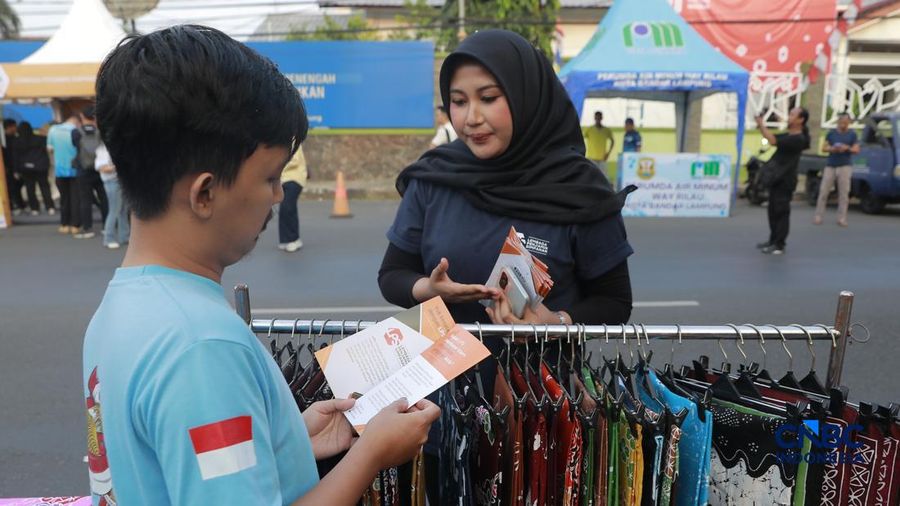 Lembaga Penjamin Simpanan atau LPS ramaikan kegiatan Bazar UMKM melalui booth edukasi bagi pelaku UMKM dan masyarakat di Bandar Lampung, Sabtu (29/8/2026).. (CNBC Indonesia/Muhammad Sabki)