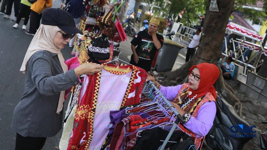 Lembaga Penjamin Simpanan atau LPS ramaikan kegiatan Bazar UMKM melalui booth edukasi bagi pelaku UMKM dan masyarakat di Bandar Lampung, Sabtu (29/8/2026).. (CNBC Indonesia/Muhammad Sabki)