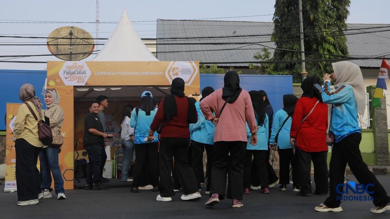 Lembaga Penjamin Simpanan atau LPS ramaikan kegiatan Bazar UMKM melalui booth edukasi bagi pelaku UMKM dan masyarakat di Bandar Lampung, Sabtu (29/8/2026).. (CNBC Indonesia/Muhammad Sabki)