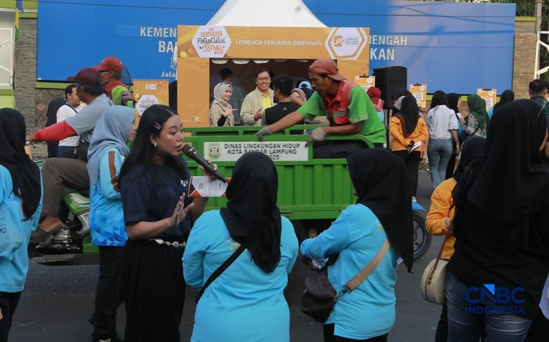 Lembaga Penjamin Simpanan atau LPS ramaikan kegiatan Bazar UMKM melalui booth edukasi bagi pelaku UMKM dan masyarakat di Bandar Lampung, Sabtu (29/8/2026).. (CNBC Indonesia/Muhammad Sabki)