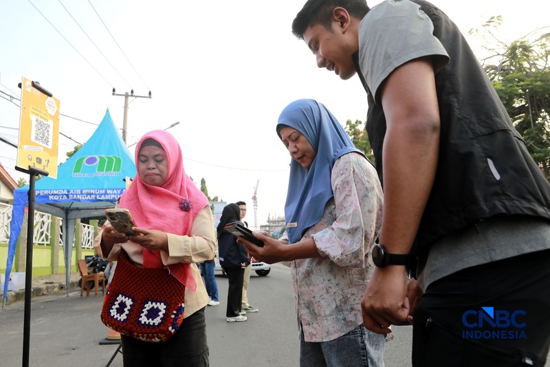 Lembaga Penjamin Simpanan atau LPS ramaikan kegiatan Bazar UMKM melalui booth edukasi bagi pelaku UMKM dan masyarakat di Bandar Lampung, Sabtu (29/8/2026).. (CNBC Indonesia/Muhammad Sabki)