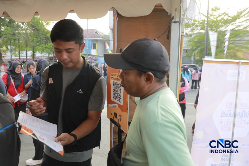 Lembaga Penjamin Simpanan atau LPS ramaikan kegiatan Bazar UMKM melalui booth edukasi bagi pelaku UMKM dan masyarakat di Bandar Lampung, Sabtu (29/8/2026).. (CNBC Indonesia/Muhammad Sabki)