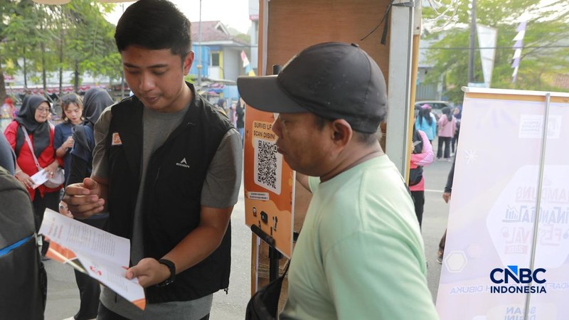Lembaga Penjamin Simpanan atau LPS ramaikan kegiatan Bazar UMKM melalui booth edukasi bagi pelaku UMKM dan masyarakat di Bandar Lampung, Sabtu (29/8/2026).. (CNBC Indonesia/Muhammad Sabki)