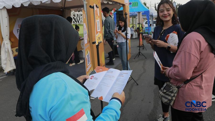 Lembaga Penjamin Simpanan atau LPS ramaikan kegiatan Bazar UMKM melalui booth edukasi bagi pelaku UMKM dan masyarakat di Bandar Lampung, Sabtu (29/8/2026).. (CNBC Indonesia/Muhammad Sabki) Lembaga Penjamin Simpanan atau LPS ramaikan kegiatan Bazar UMKM melalui booth edukasi bagi pelaku UMKM dan masyarakat di Bandar Lampung, Sabtu (29/8/2026).. (CNBC Indonesia/Muhammad Sabki)